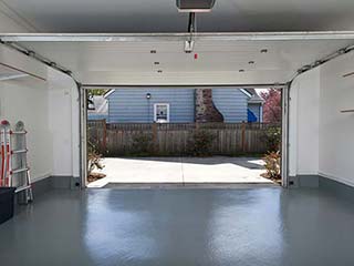 Garage Door Repair Company Near Me - North Hollywood